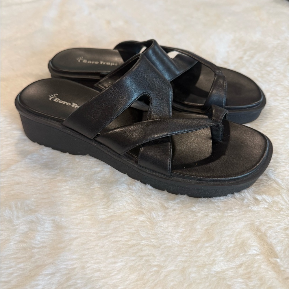 BareTraps Jackie Women's criss cross Black platform Sandals
